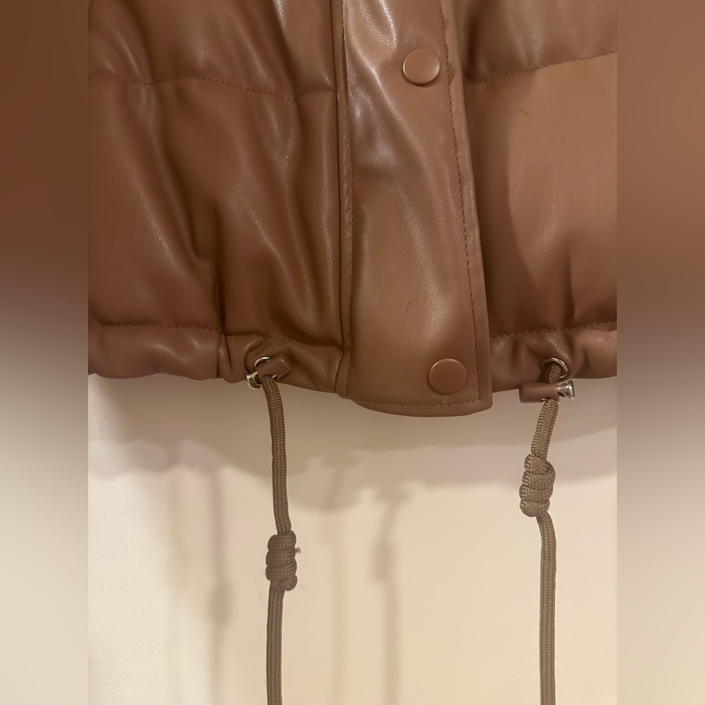 Cropped Puffer Jacket - Picture 4 of 4